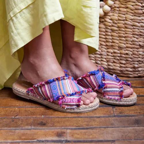 Minnetonka Moccasin Women's Pepper Slide Shoes - Shoes Slides