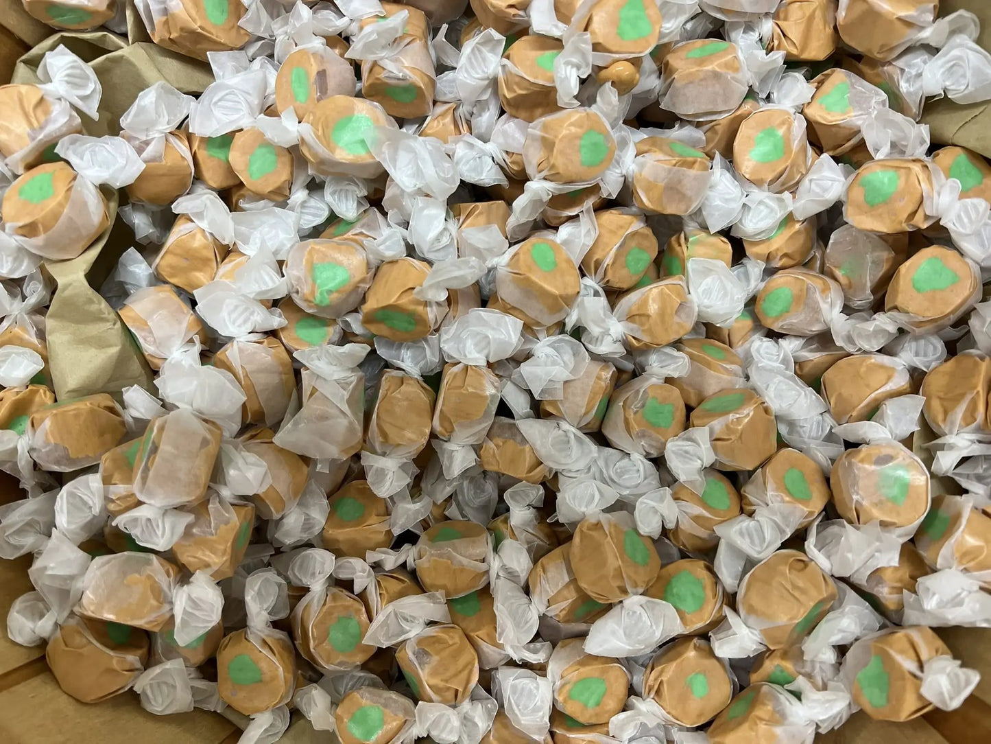 Ozarkland Caramel Apple Taffy - Food Items Taffy