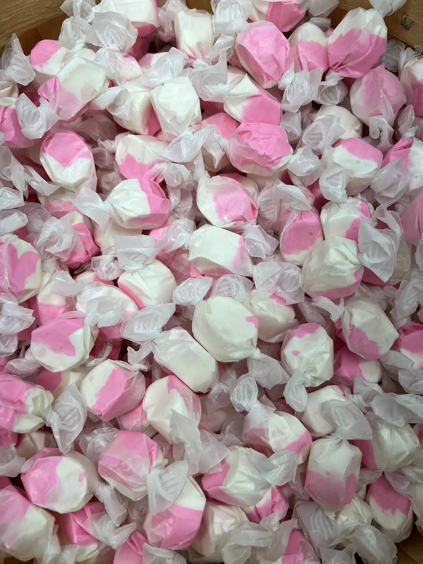 Ozarkland Strawberry & Crème Taffy - Food Items Taffy