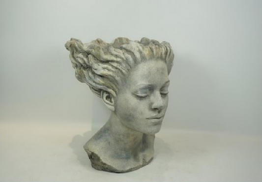 LADY IN THE WIND Pot / Planter