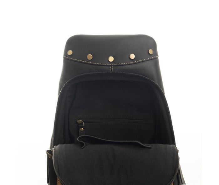 Wind Call Sling Bag