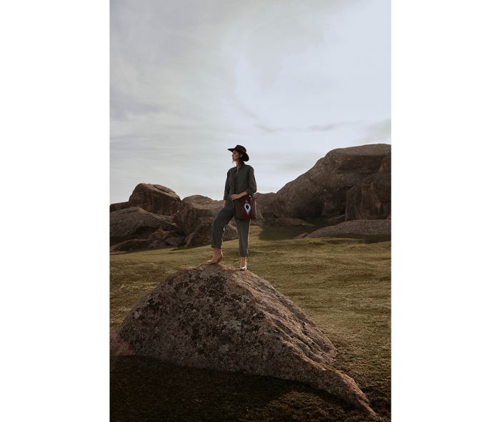 Talon View Tote Bag in Coco & Red